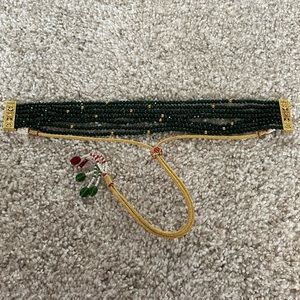 Green beads choker